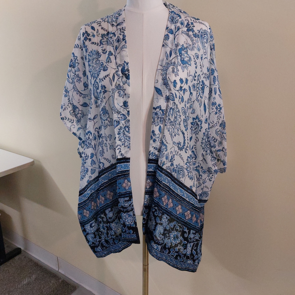 LOFT Blue and White Patterned Summer Wrap